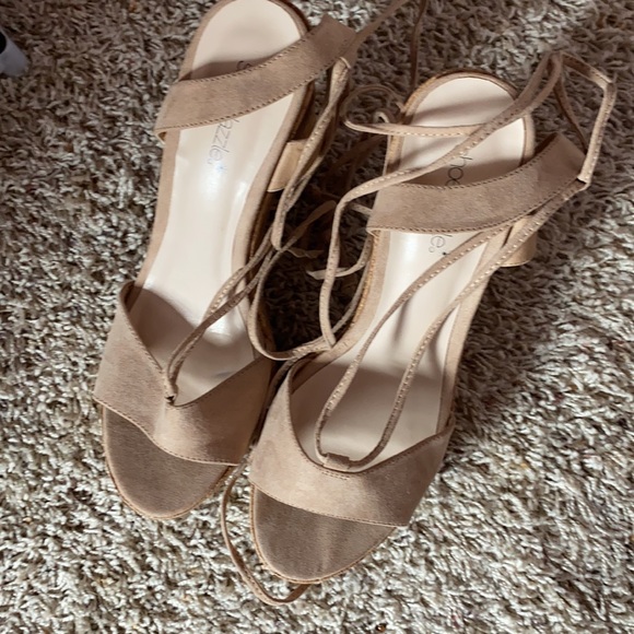 Tie up Sandal heels - Picture 2 of 3